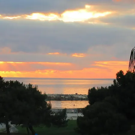 With One Bedroom In Marseille, With Wonderful Sea View And W Apartman